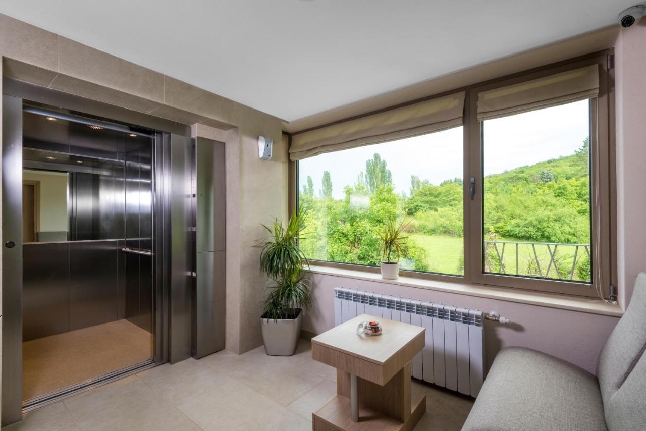 Hotel & Relax Zone Cattleya Krushuna Dış mekan fotoğraf