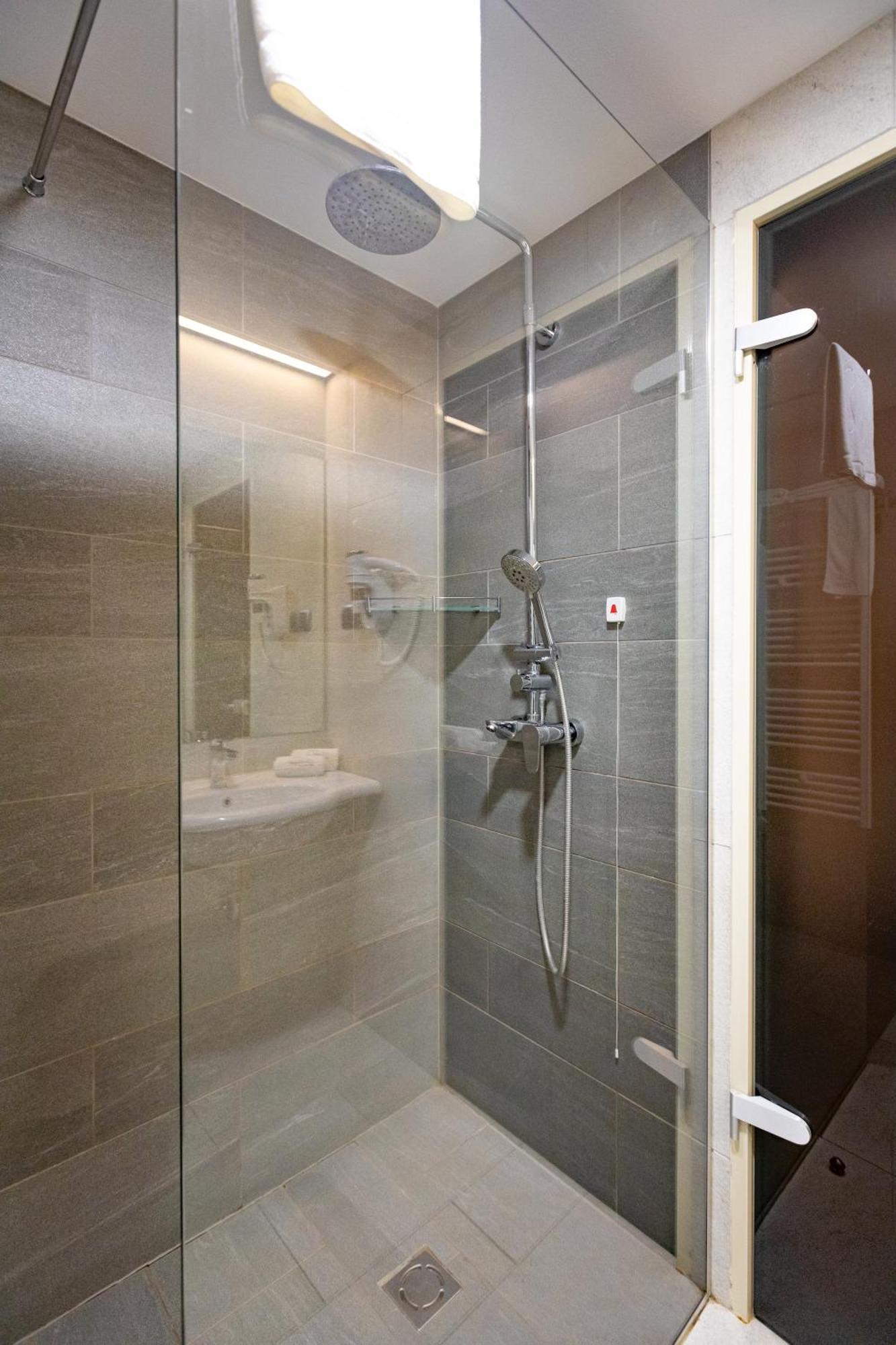 Hotel & Relax Zone Cattleya Krushuna Dış mekan fotoğraf
